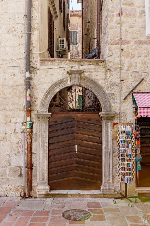 Old Town Museum Square Apartment Kotor Eksteriør bilde