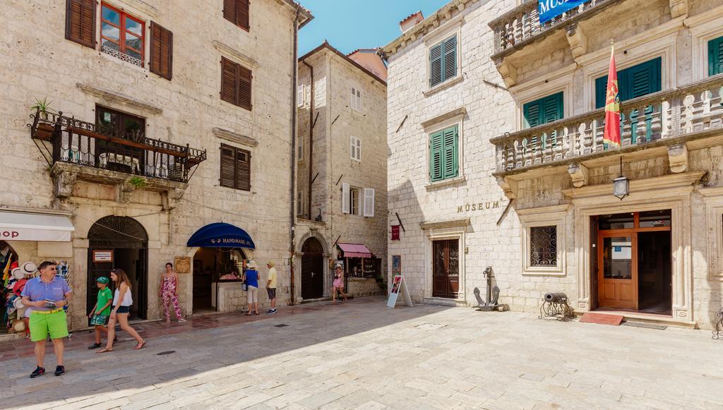 Old Town Museum Square Apartment Kotor Eksteriør bilde