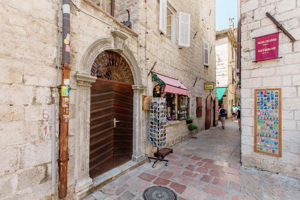 Old Town Museum Square Apartment Kotor Eksteriør bilde